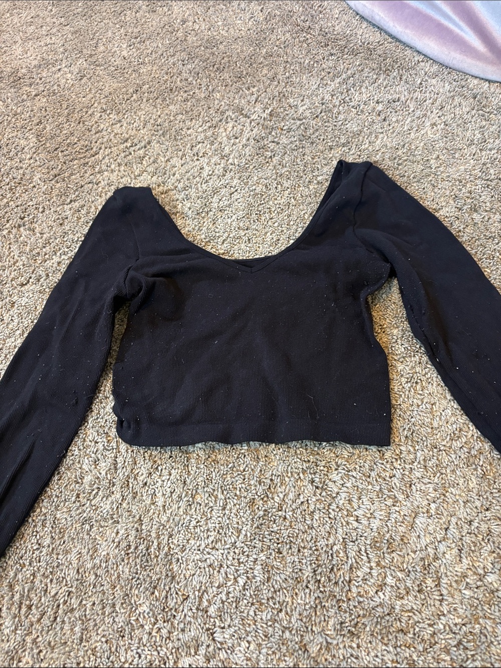 Aeropostale Black Long-Sleeve Scoop Neck Crop Top - Women